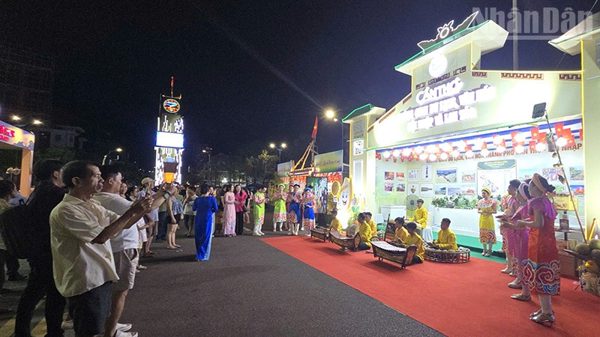 Khai mạc triển lãm “Không gian Du lịch, Văn hóa - Hội nhập và lan tỏa”