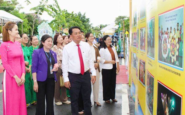 Khai mạc tuyến đường nghệ thuật kể chuyện Lễ hội Nghinh Ông