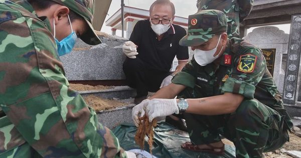 Khai quật ngôi mộ liệt sĩ tập thể sau 40 năm được người dân hương khói