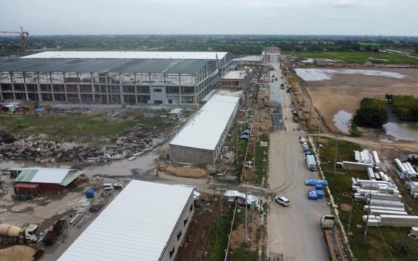 Khai thác cát biển phục vụ san lấp Khu công nghiệp VSIP Cần Thơ