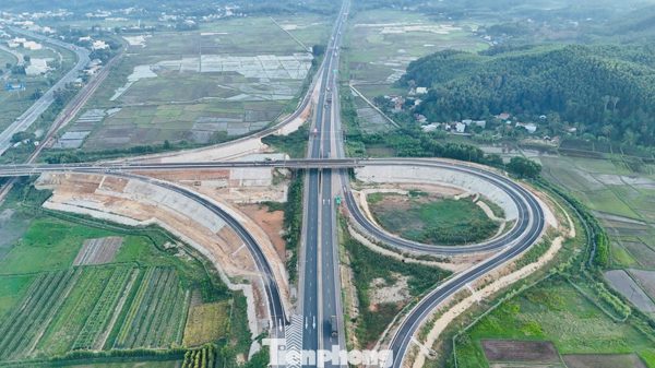 Khai thác nút giao 100 tỷ trên cao tốc Đà Nẵng - Quảng Ngãi