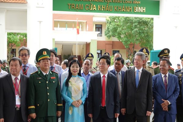 Khai trương cặp cửa khẩu An Giang - Campuchia, hướng tới 1,2 tỷ USD hàng hóa