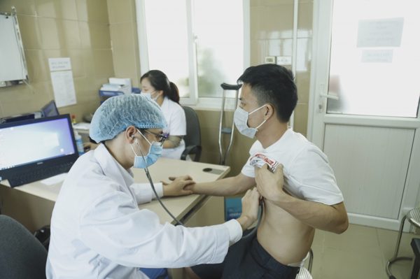 Khám BHYT, người dân có thể không phải xuất trình hàng loạt giấy tờ