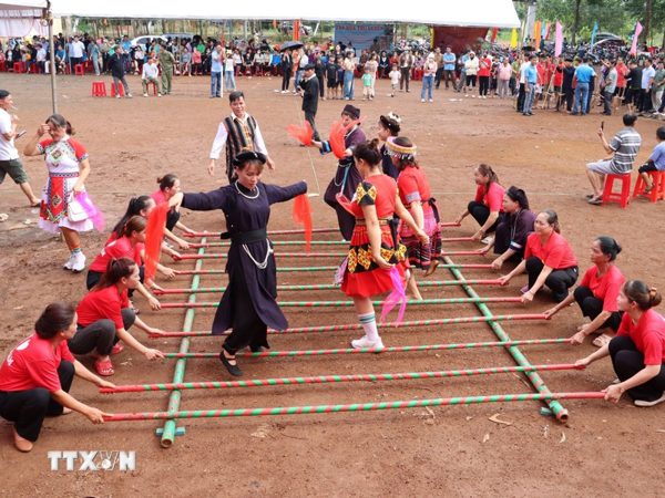 Khám phá nét văn hóa múa sạp đặc trưng của đồng bào dân tộc ở Tây Bắc