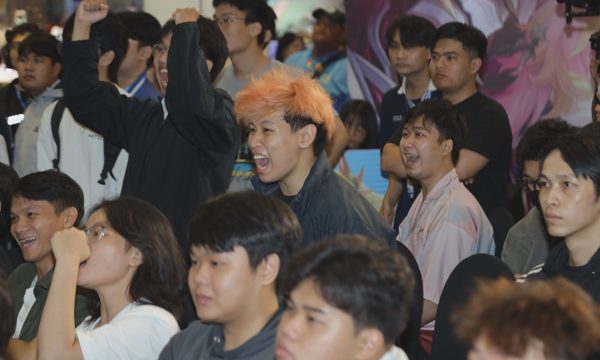 Khán giả chật kín khu thi đấu chung kết Visa VMC Fall 2026