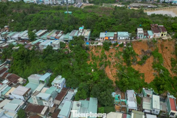 Khẩn trương di dời các hộ dân khu vực nguy cơ cao sạt lở ở núi Một