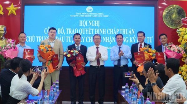 Khánh Hòa cấp phép đầu tư, thúc đẩy hạ tầng khu công nghiệp