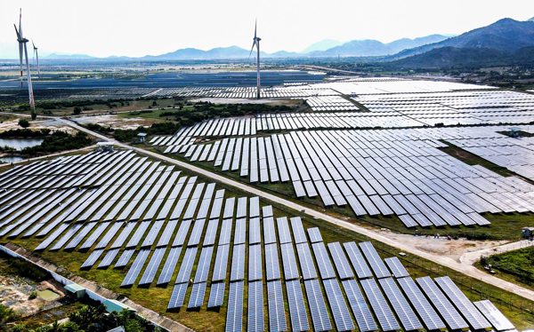 Khánh Hòa đấu thầu 7 khu đất thực hiện các dự án điện gió, điện mặt trời