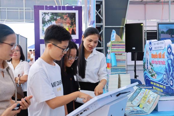 Khánh Hòa đưa ra 4 trụ cột định hình tương lai kinh tế số