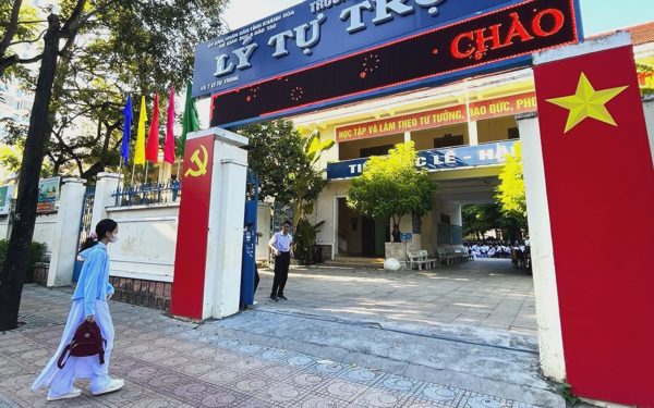 Khánh Hòa miễn phí sách giáo khoa cho học sinh từ năm học 2026-2027, giảm 482 trường công lập