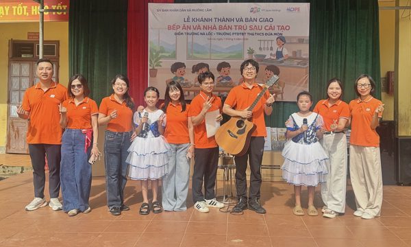 Khánh thành bếp ăn cho học sinh vùng cao Sơn La