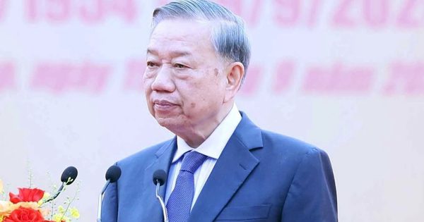Khánh thành tượng đài 'Bác Hồ với ngày hội non sông' tại Khu di tích Đền Hùng