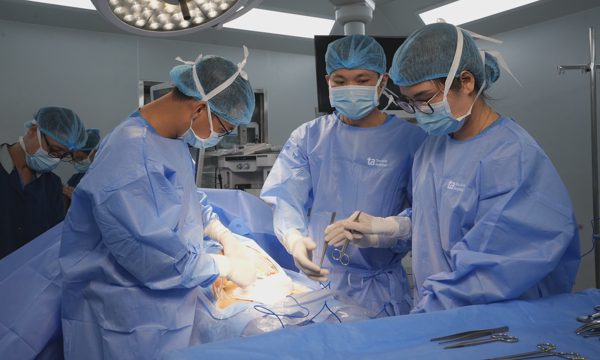 Khâu vòng cổ tử cung giữ thai cho bà bầu từng sinh non