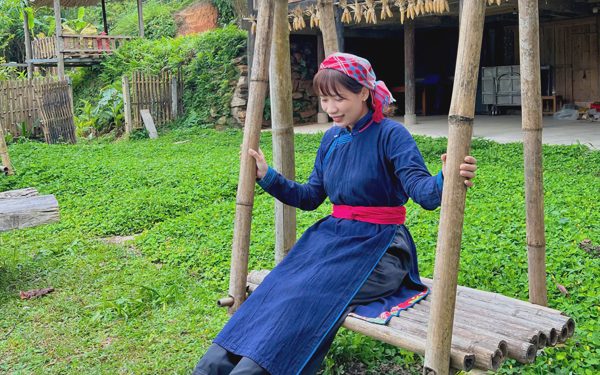 Khi những chuyến du lịch trở thành bữa cơm cùng người bản địa