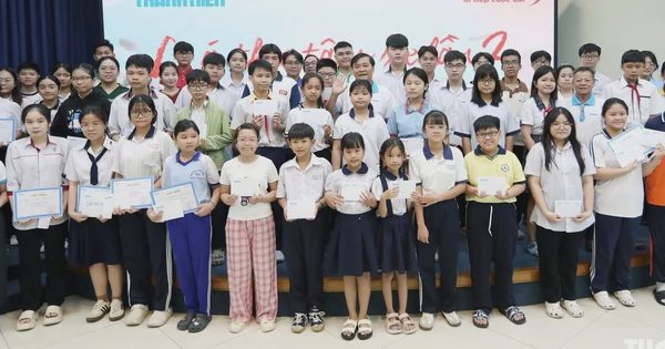 Khi nỗi nhớ mẹ, nhớ ba ướt nhòe trang giấy