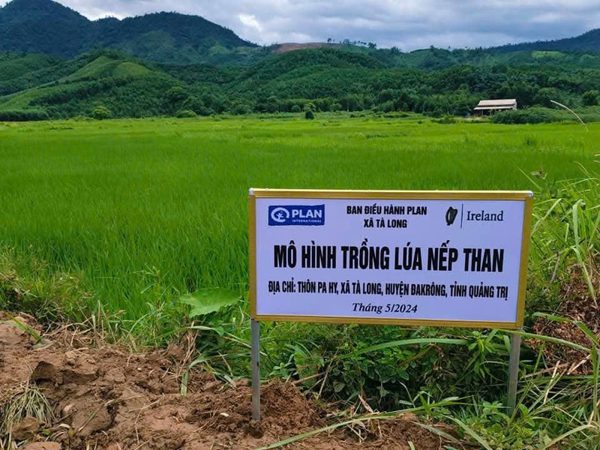 Khi phụ nữ Vân Kiều ở Tà Lao “Tiến lên phía trước”