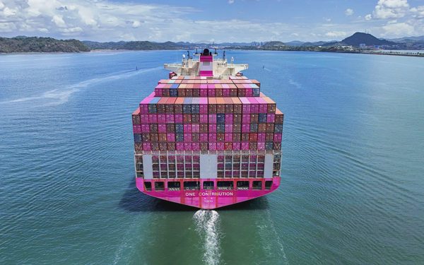 Khô hạn thiếu nước, kênh đào Panama phải hạn chế tàu qua lại