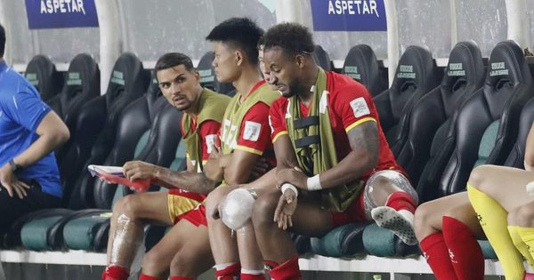Khổ như Xuân Son: Đã chấn thương còn phải đi thử doping cùng Hoàng Đức