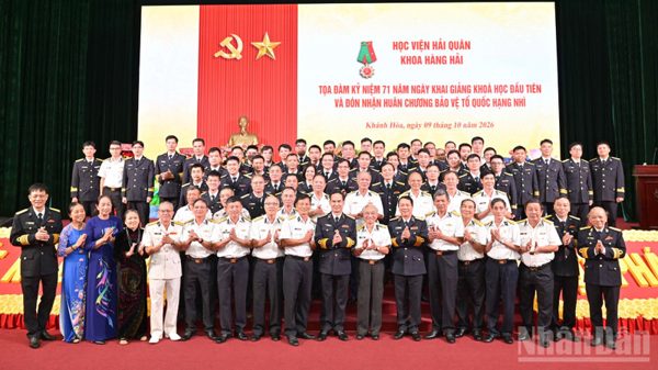 Khoa Hàng hải, Học viện Hải quân đón nhận Huân chương Bảo vệ Tổ quốc hạng Nhì