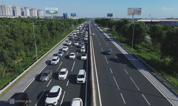 Khoảng cách an toàn - bài học vỡ lòng về bạn đồng hành trên cao tốc