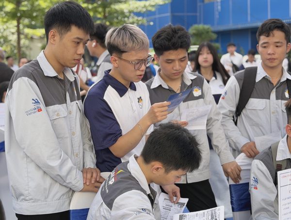 Khoảng cách giữa nhu cầu doanh nghiệp và năng lực người mới ra trường