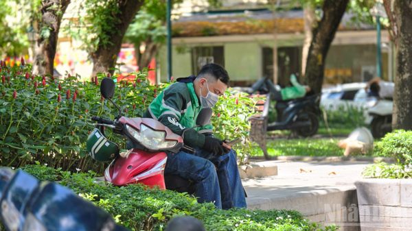Khoảng trống an sinh xã hội trong thị trường việc làm nền tảng