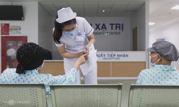 Khoảng trống BHYT trong cuộc chiến chống ung thư