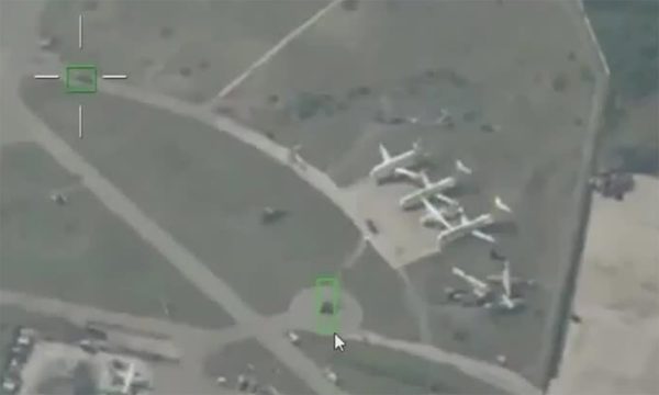 Khoảnh khắc UAV tập kích 'MiG-29, trực thăng Black Hawk' ở Kiev