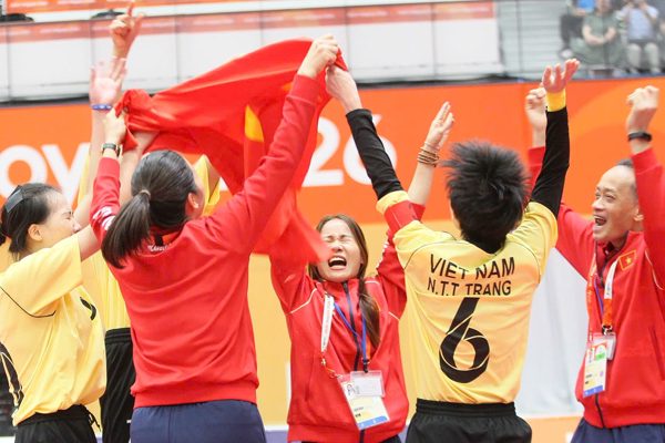 Khoảnh khắc vỡ oà cầu mây Việt Nam giành HCV Asiad sau 20 năm