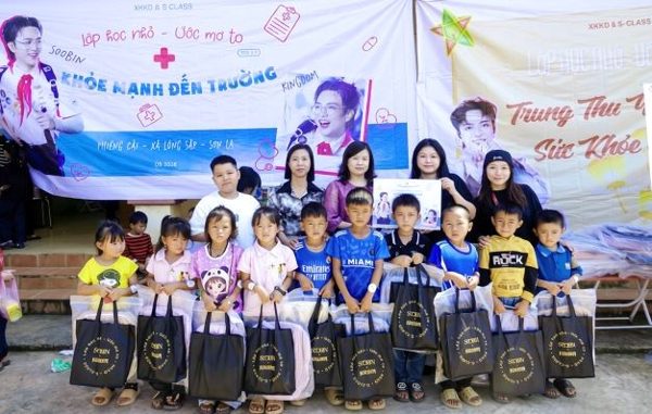 ‘Khỏe mạnh đến trường’: Một ngày ấm áp ở Phiêng Cài