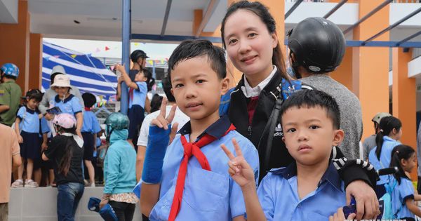'Khối chưa nghỉ hưu' hồ hởi khi 'khối nghỉ hè' khai giảng