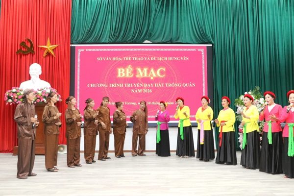 Khơi dậy tình yêu di sản qua lớp truyền dạy hát trống quân