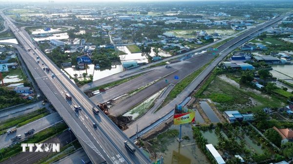 Khơi thông dòng chảy hàng hóa