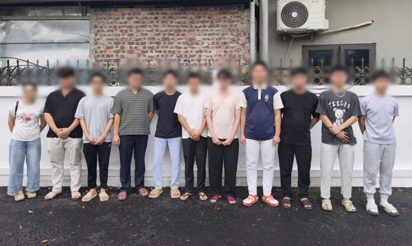 Khởi tố 11 người lôi kéo học sinh, sinh viên mở tài khoản ngân hàng để bán