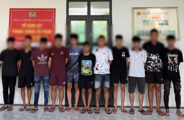 Khởi tố 12 thanh thiếu niên mang hung khí náo loạn đường phố Hải Phòng
