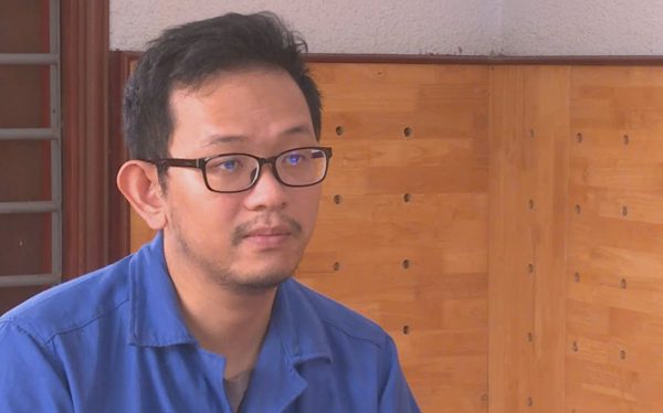 Khởi tố 2 vợ chồng tự nhận được 'bề trên' phù hộ, bán 'lộc' xổ số chiếm đoạt bạc tỉ