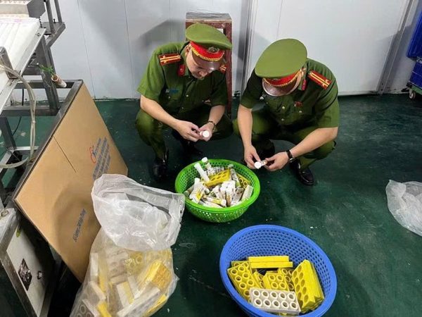 Khởi tố 4 bị can trong vụ sản xuất hàng triệu sản phẩm C sủi giả