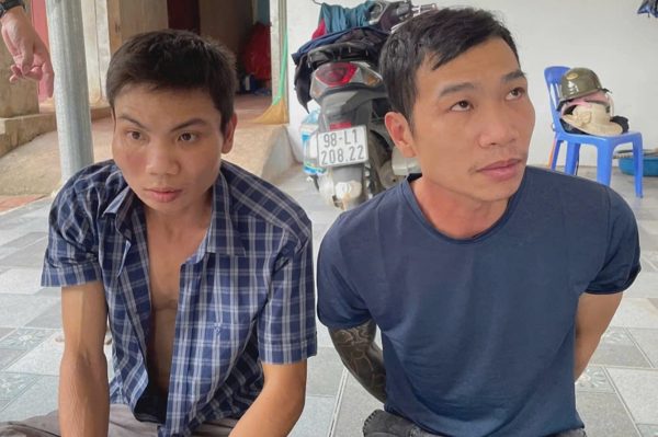 Khởi tố 4 đối tượng trộm chó, dùng dao chém người để tẩu thoát