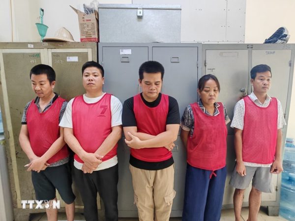Khởi tố 5 đối tượng liên quan vụ đổ trái phép hơn 33.500 tấn chất thải xây dựng