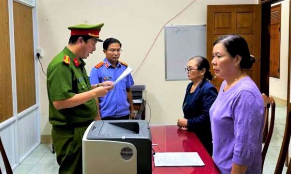 Khởi tố 6 cựu giáo viên rút 500 triệu đồng từ ngân sách