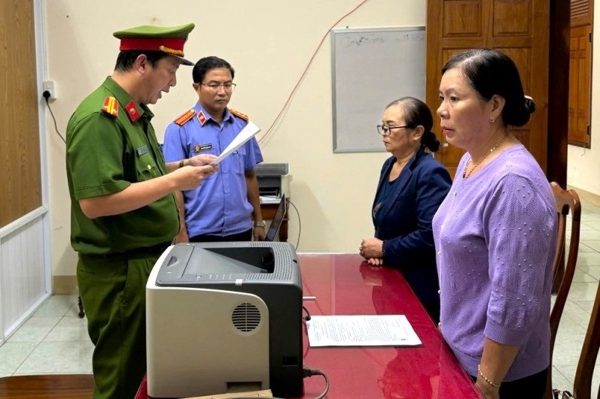 Khởi tố 6 người không đứng lớp trong vụ hiệu trưởng rút gần 500 triệu ngân sách