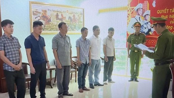 Khởi tố 9 cán bộ bảo vệ rừng và 1 chủ doanh nghiệp đưa, nhận hối lộ ở Đắk Lắk