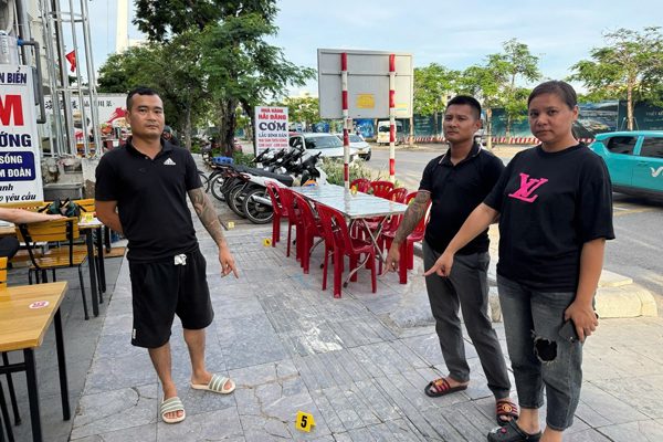 Khởi tố chủ nhà hàng cùng nhân viên đánh đầu bếp nhà hàng bên cạnh