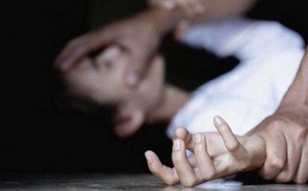 Khởi tố đối tượng hiếp dâm người dưới 16 tuổi