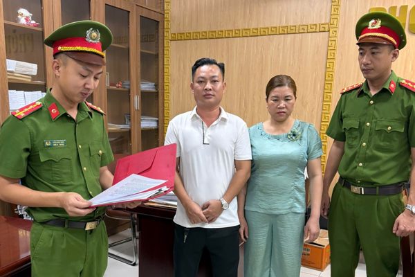 Khởi tố giám đốc công ty thang máy vì bán cát cho công ty xây dựng