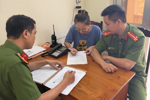 Khởi tố nữ nhân viên quầy thuốc, công an khuyến cáo việc tuyển dụng