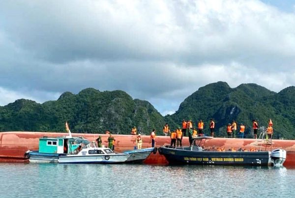 Khởi tố thuyền trưởng đi lệch luồng, va đá ngầm khiến 2 người tử vong