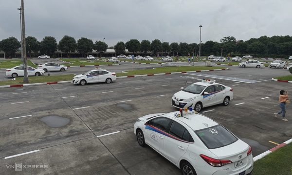 Không cho học viên tập lái xe trên cao tốc chưa hoàn thiện