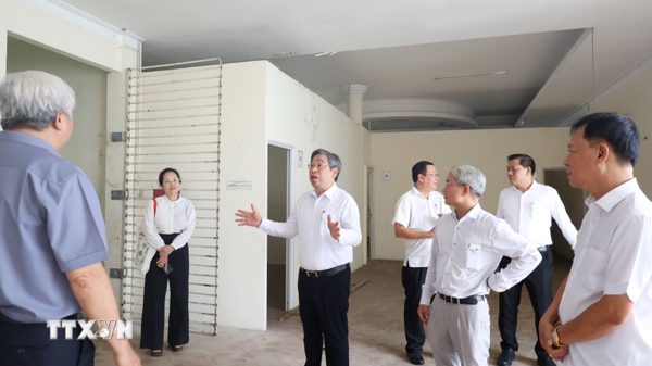 Không để đất công bỏ trống trong khi bệnh viện quá tải