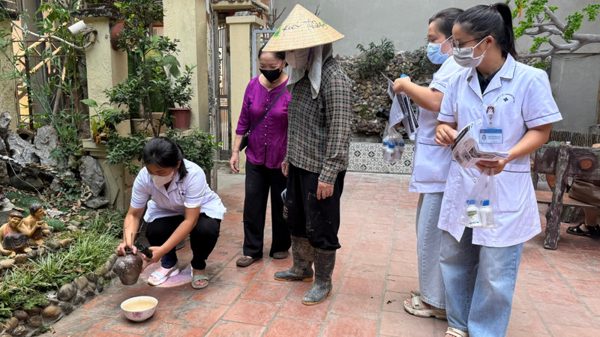 Không để những vật dụng chứa nước thành môi trường cho muỗi truyền bệnh sốt xuất huyết phát triển